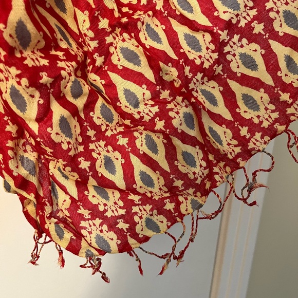 Red Patterned Scarf - Picture 5 of 6